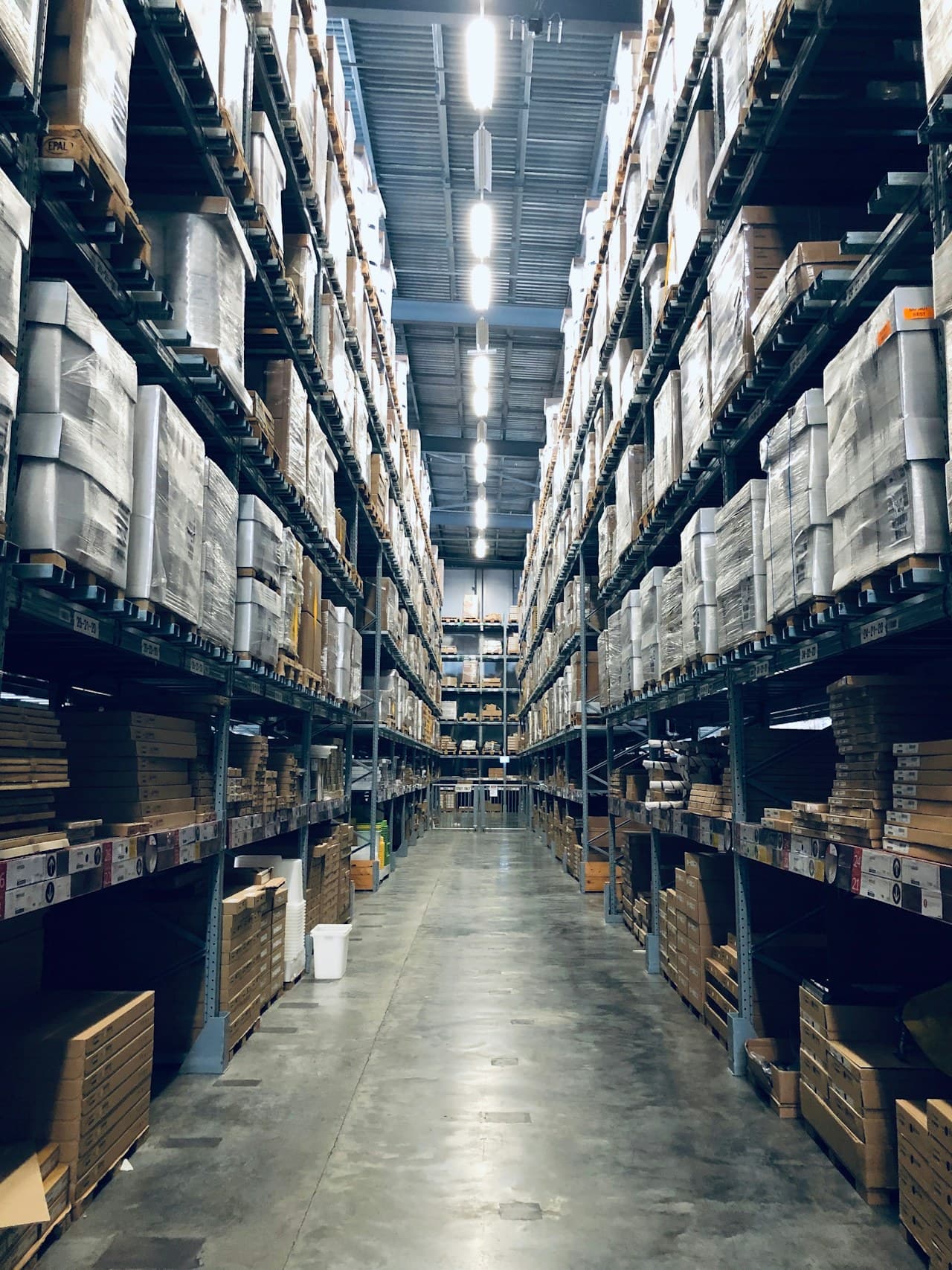 Zhenghe Logistics warehouse and freight environment